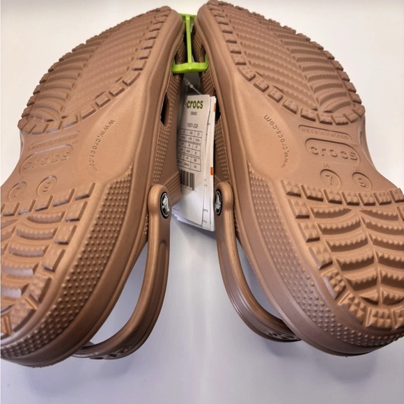 CROCS Classic Clogs with Strap NWT M7/W9 - Latte Brown - Picture 7 of 8